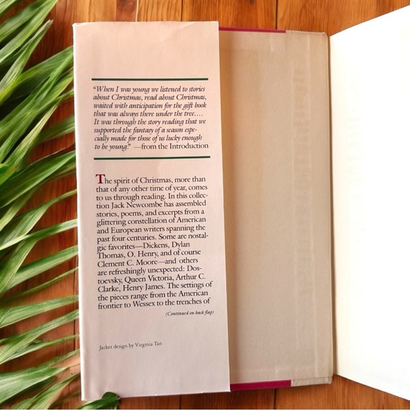 VINTAGE 1982 “A Christmas Treasury” Hardcover Book | Edited by Jack Newcombe - Picture 5 of 16